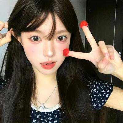 他从火光中走来